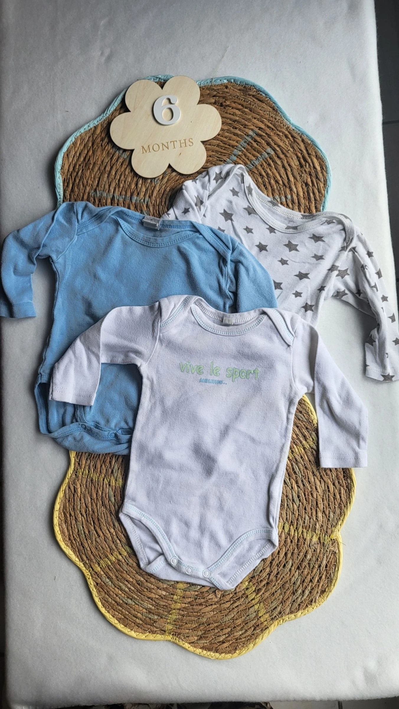 3 bodies garçon 👦 6 mois